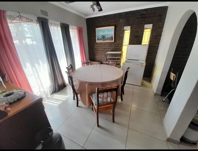 4 BEDROOM HOUSE FOR SALE IN OOS EINDE